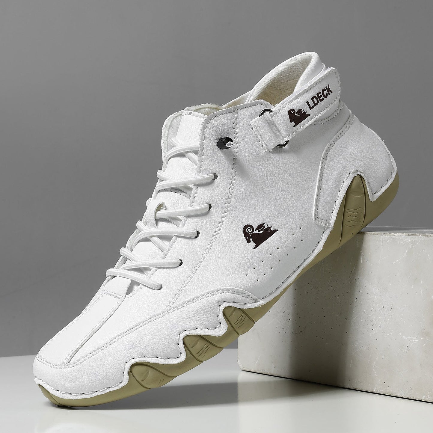 VogLDeck – Waterproof & Breathable Orthopedic Footwear